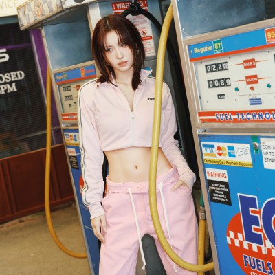 Onitsuka Tiger 鬼塚虎發(fā)布品牌大使 MOMO 特別演繹 DENIVITA 系列廣告大片