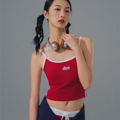 新人演员李诺仪氛围感写真上线｜动静双面气质出圈，青春多面可塑性尽显